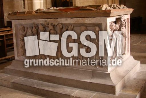 Sarkophag des heiligen Severus_2710.jpg